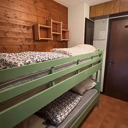 Près Des Pistes Du Crêt Béni Avec Balcon - Fr-1-692-67 Appartement